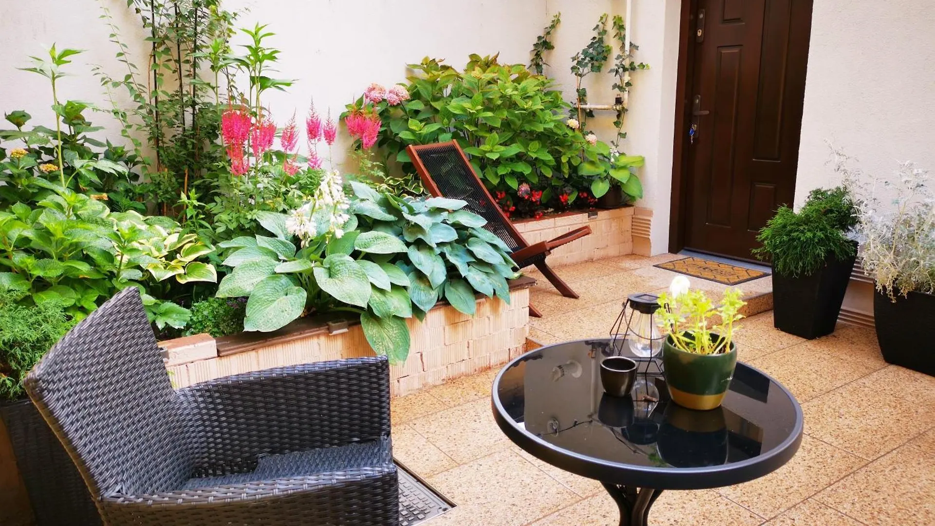 Cozy Green House Bucureşti 0*,