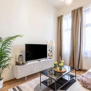  Apartament Luxurious Art Deco In The King Street Ungaria