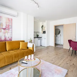  Apartament Need In Bp - Garage, Terraces, Aircon Ungaria