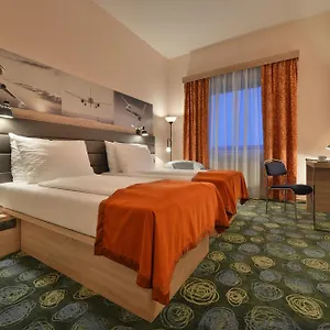 **** Hotel Ramada Airport Republica Cehă