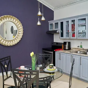 Caribbean Estates, 10 Mins From The Beach, Beautiful Gated Community Holiday home Portmore
